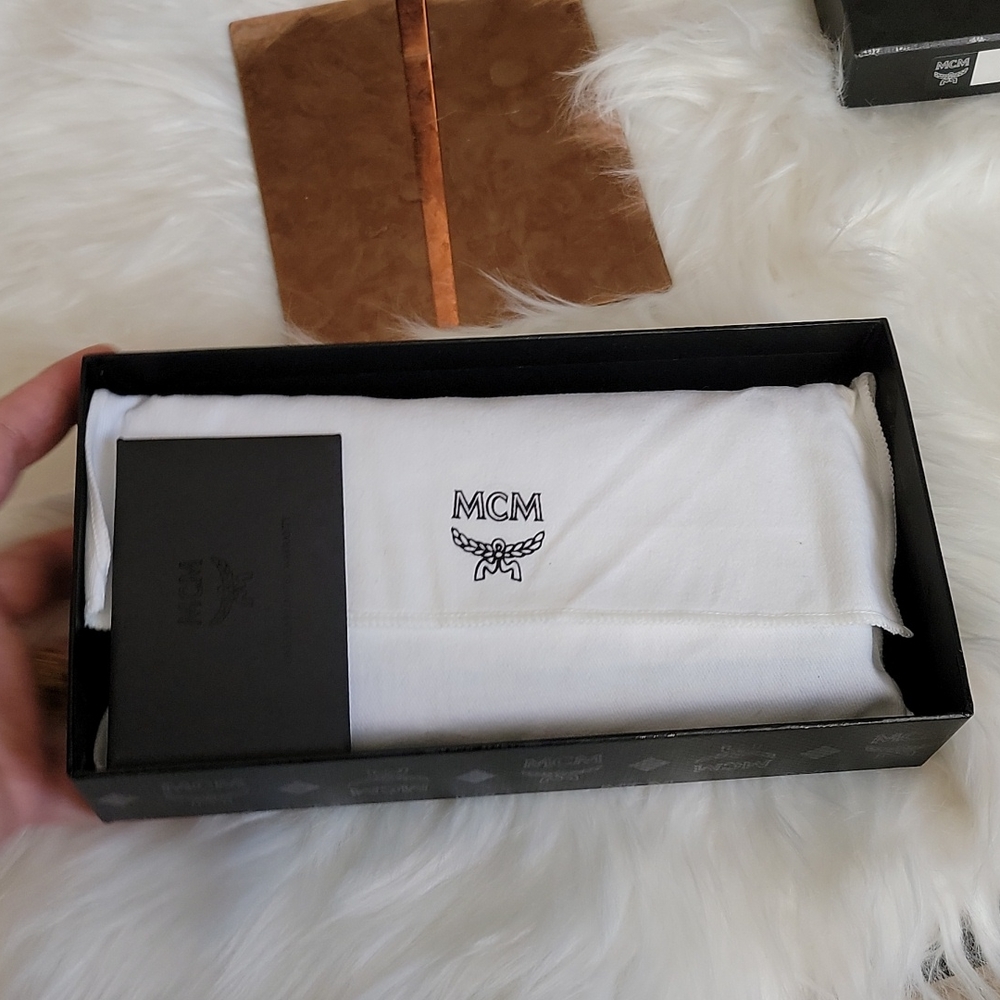 MCM Wallet - Picture 9 of 11